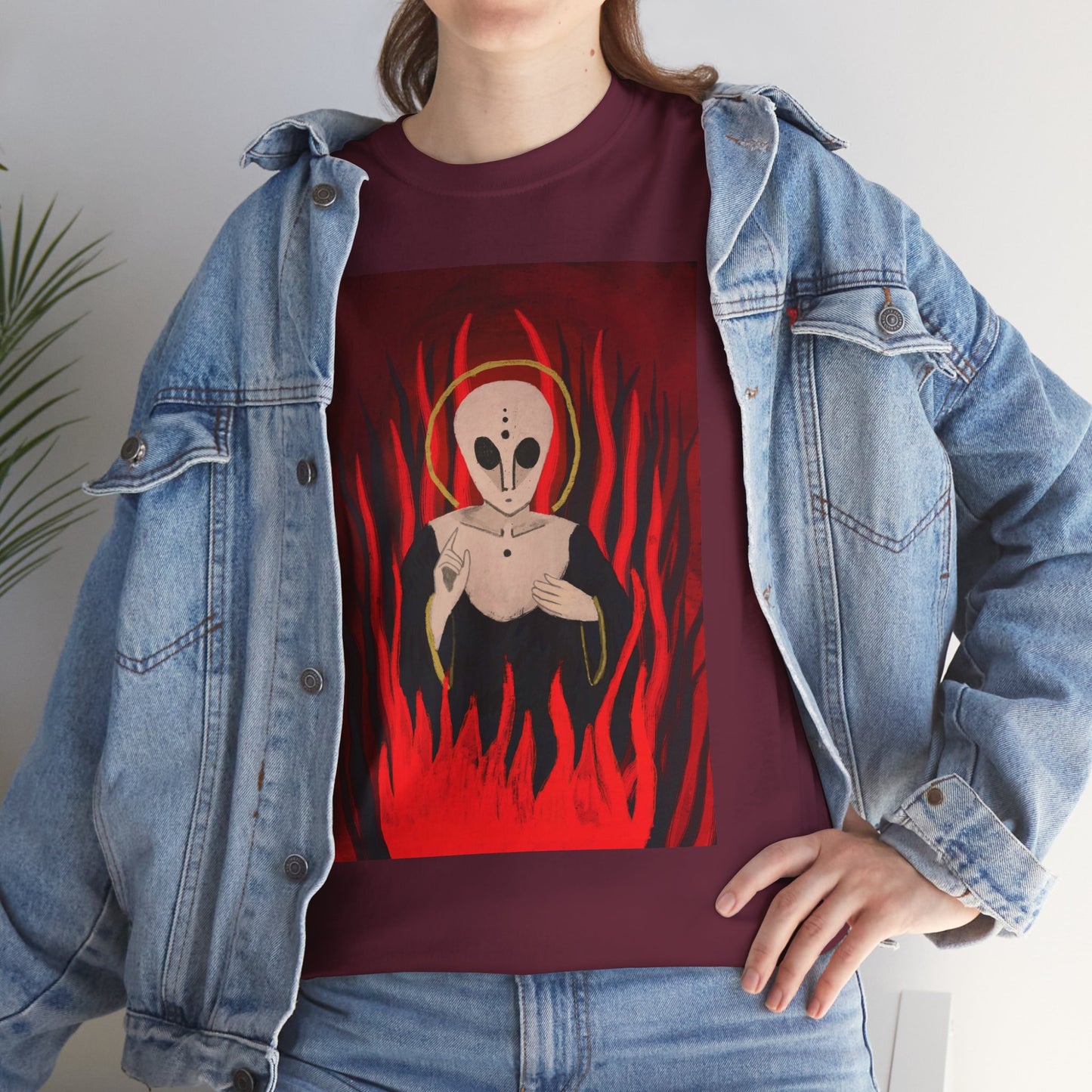 El Reino Perdido T‑Shirt — Spooky Alien Graphic Tee with Flames