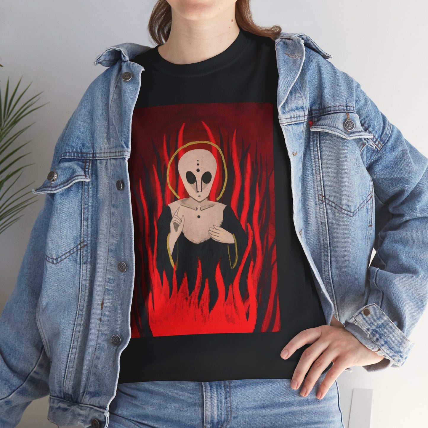 El Reino Perdido T‑Shirt — Spooky Alien Graphic Tee with Flames