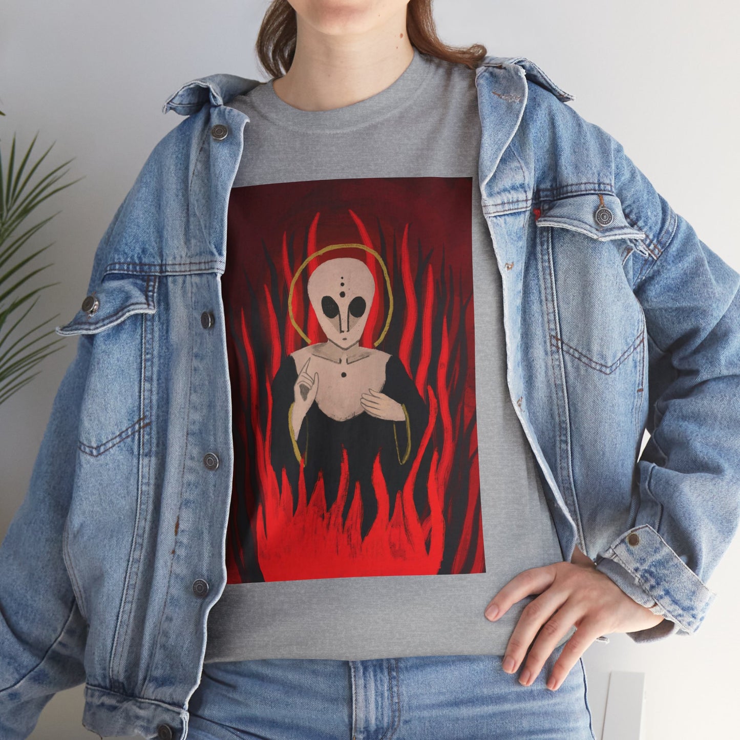 El Reino Perdido T‑Shirt — Spooky Alien Graphic Tee with Flames